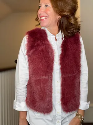 Molly Bracken Faux Fur Vest in Bordeaux